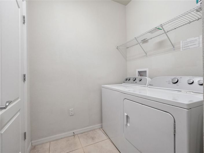 Image No.20-8 Bed Property for sale