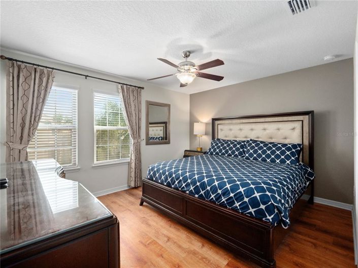 Image No.21-8 Bed Property for sale