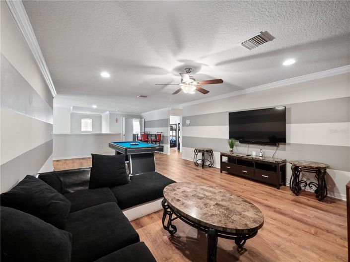 Image No.27-8 Bed Property for sale