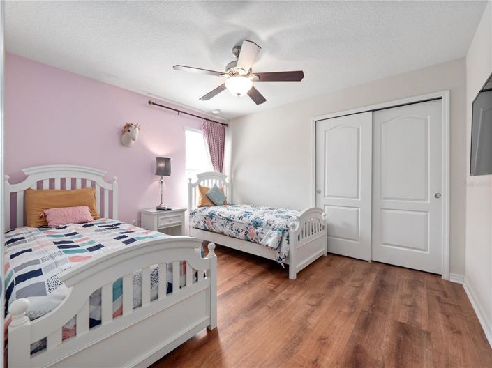 Image No.30-8 Bed Property for sale