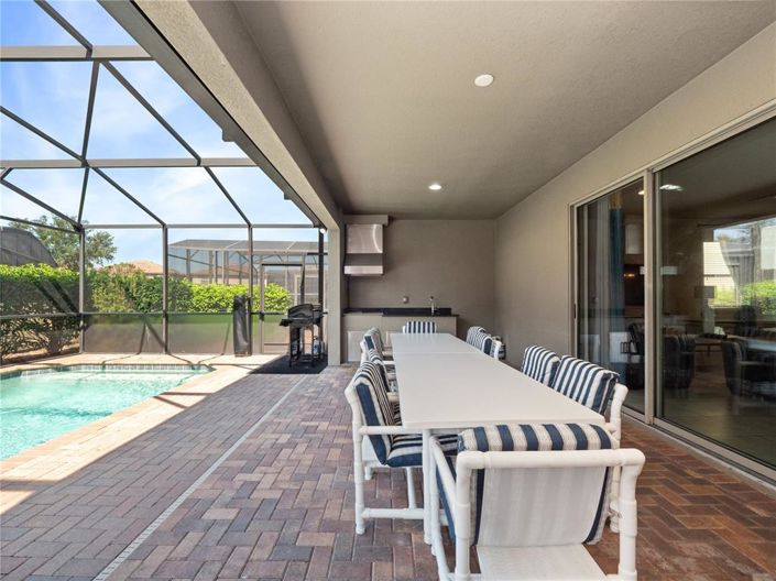 Image No.40-8 Bed Property for sale