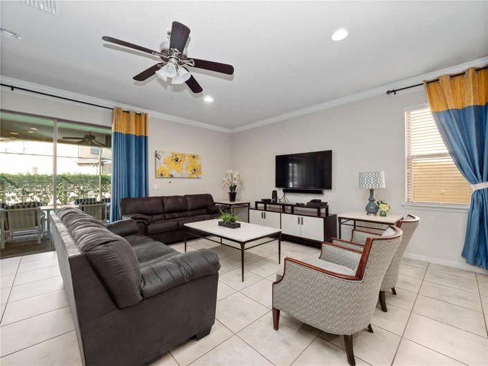 Image No.9-8 Bed Property for sale