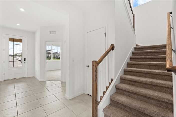 Image No.2-5 Bed Property for sale