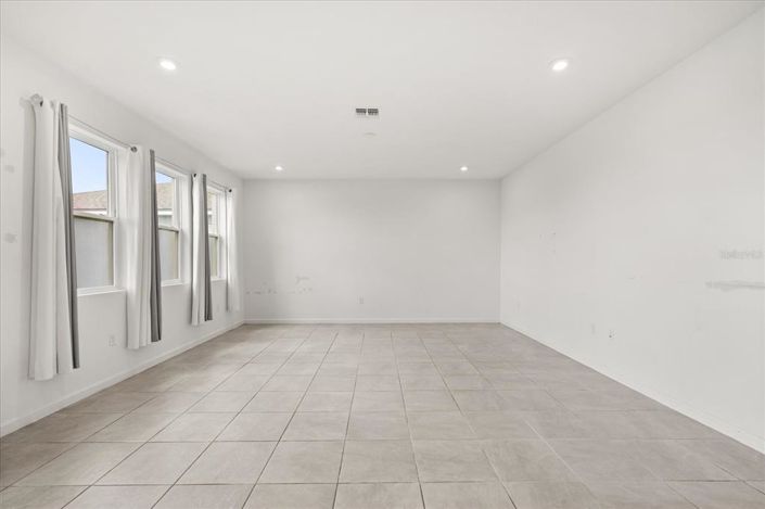 Image No.24-5 Bed Property for sale