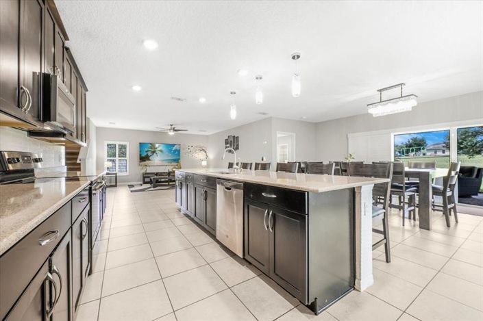 Image No.29-6 Bed Property for sale