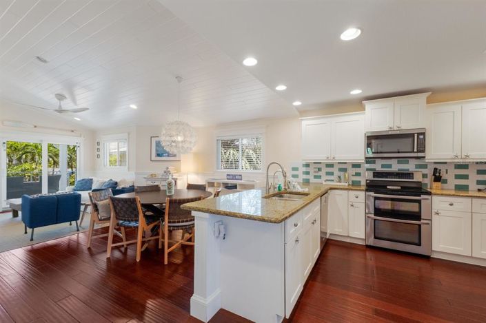 Image No.10-3 Bed Property for sale