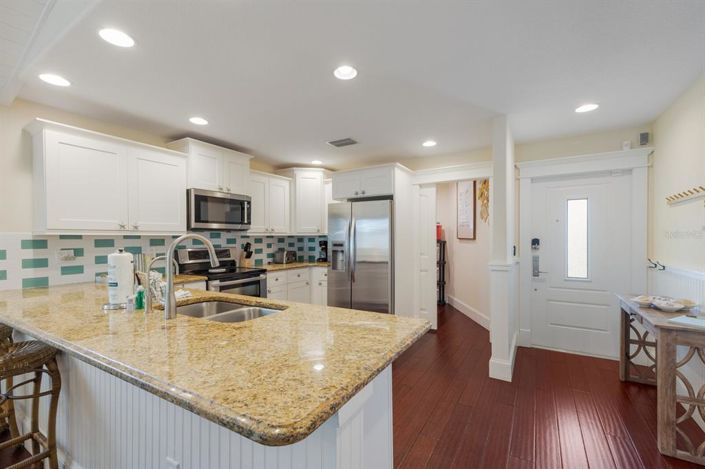 Image No.13-3 Bed Property for sale