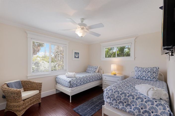 Image No.19-3 Bed Property for sale