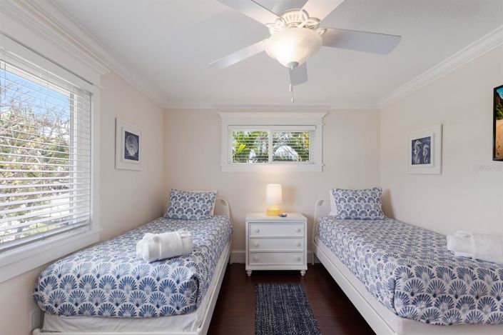 Image No.20-3 Bed Property for sale