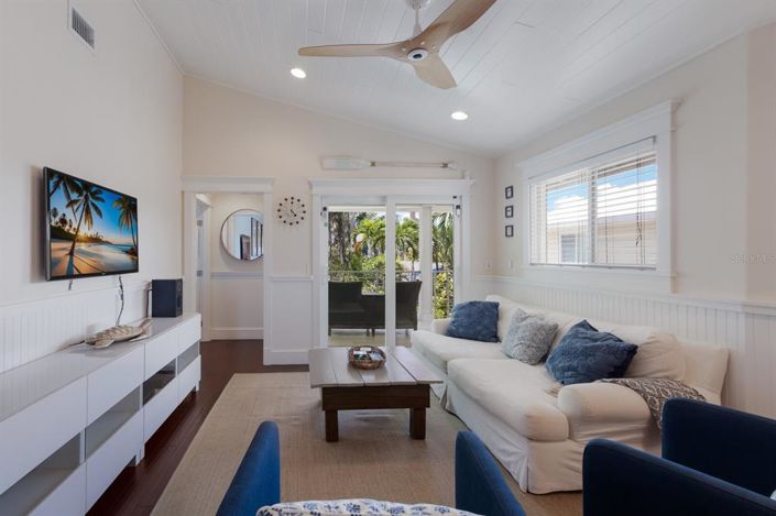 Image No.27-3 Bed Property for sale