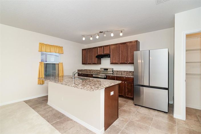 Image No.7-4 Bed Property for sale