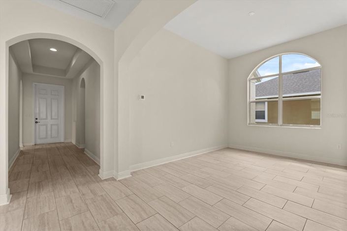 Image No.4-4 Bed Property for sale