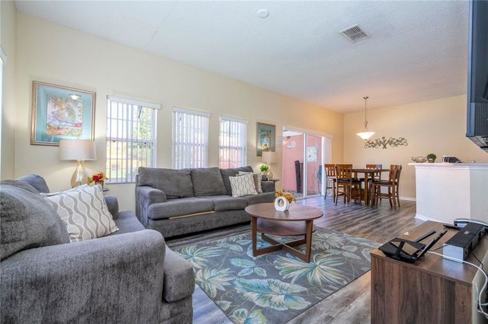 Image No.13-4 Bed Townhouse for sale