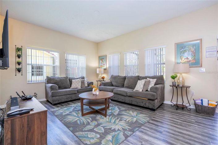 Image No.18-4 Bed Townhouse for sale