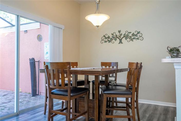 Image No.20-4 Bed Townhouse for sale