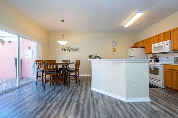 Image No.21-4 Bed Townhouse for sale