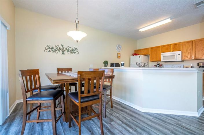 Image No.24-4 Bed Townhouse for sale