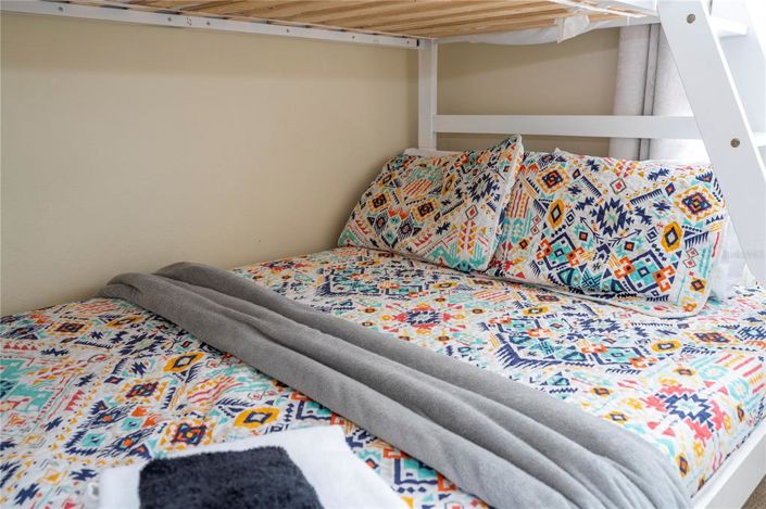 Image No.76-4 Bed Townhouse for sale