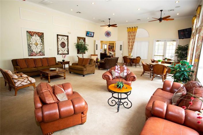 Image No.87-4 Bed Townhouse for sale