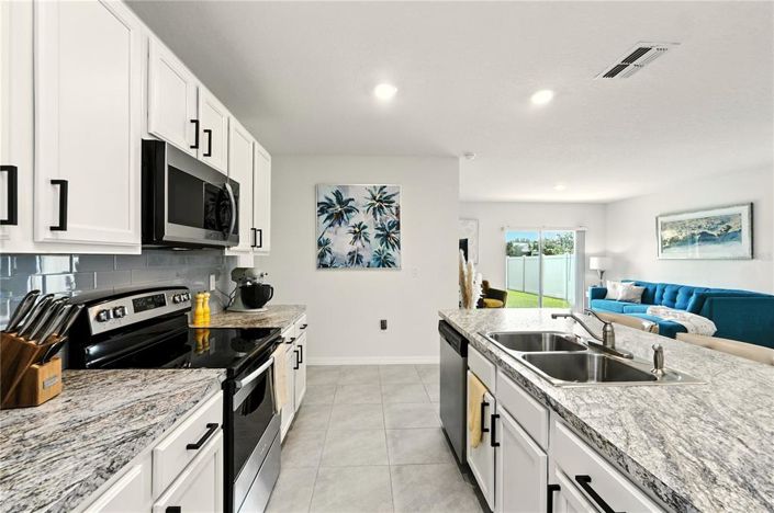 Image No.12-5 Bed Property for sale