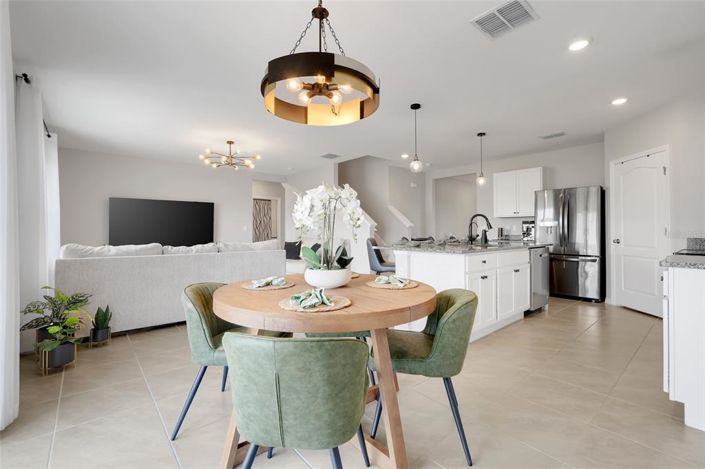 Image No.12-5 Bed Property for sale