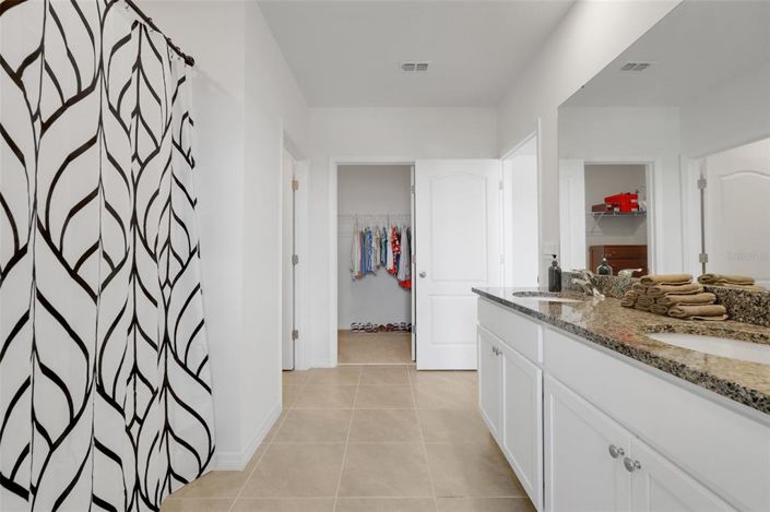 Image No.18-5 Bed Property for sale