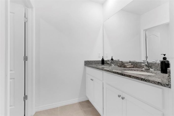 Image No.24-5 Bed Property for sale