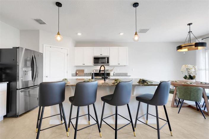 Image No.8-5 Bed Property for sale