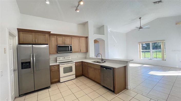 Image No.10-3 Bed Property for sale