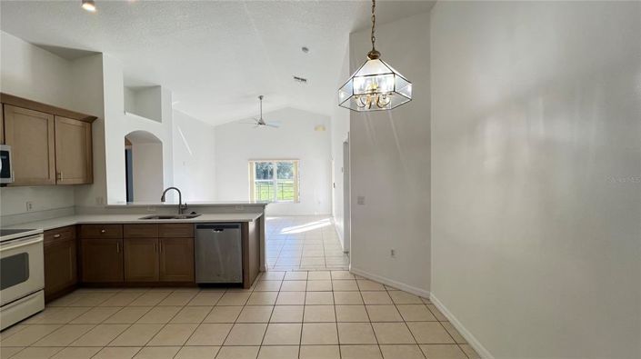 Image No.11-3 Bed Property for sale