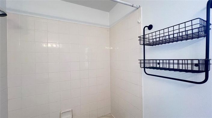 Image No.42-3 Bed Property for sale