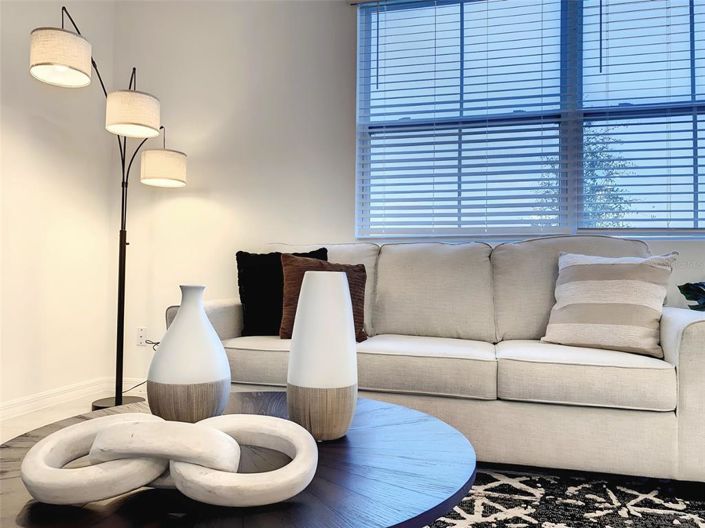 Image No.20-3 Bed Townhouse for sale