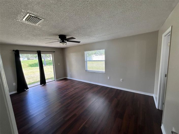 Image No.5-Propriété de 4 chambres à vendre à Kissimmee