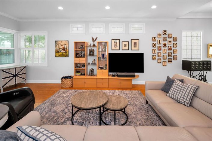 Image No.18-2 Bed Property for sale