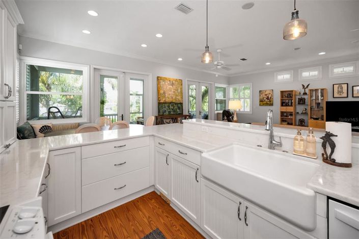 Image No.27-2 Bed Property for sale