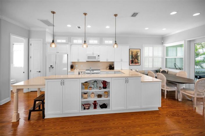 Image No.35-2 Bed Property for sale