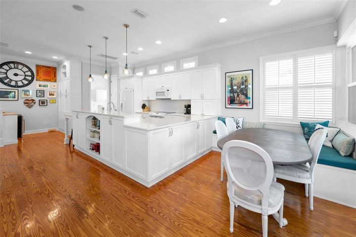 Image No.40-2 Bed Property for sale