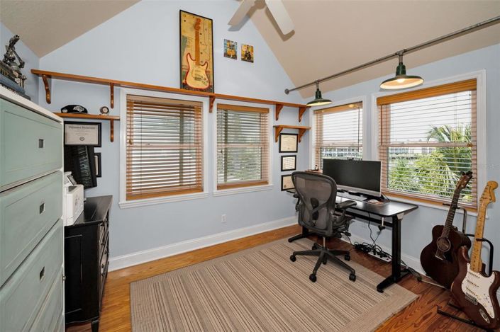 Image No.55-2 Bed Property for sale