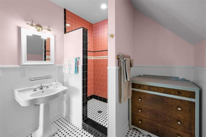 Image No.56-2 Bed Property for sale