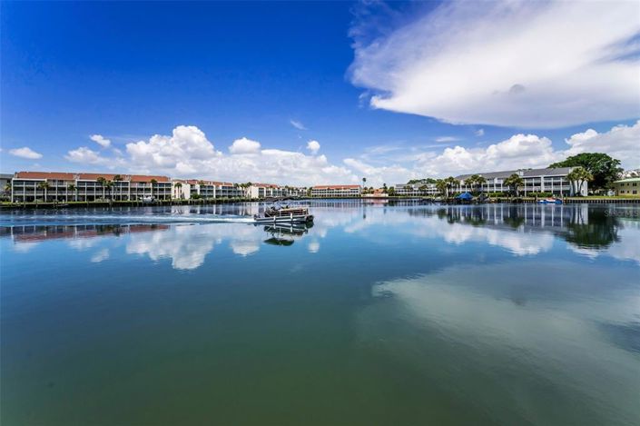 Image No.71-2 Bed Property for sale