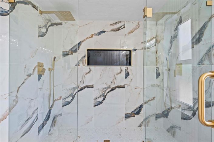 Image No.24-4 Bed Property for sale