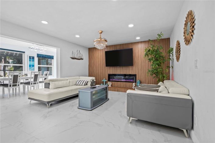 Image No.4-4 Bed Property for sale