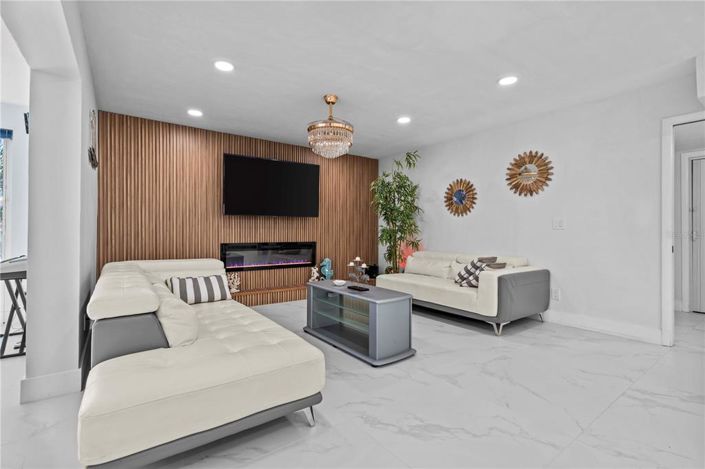 Image No.5-4 Bed Property for sale