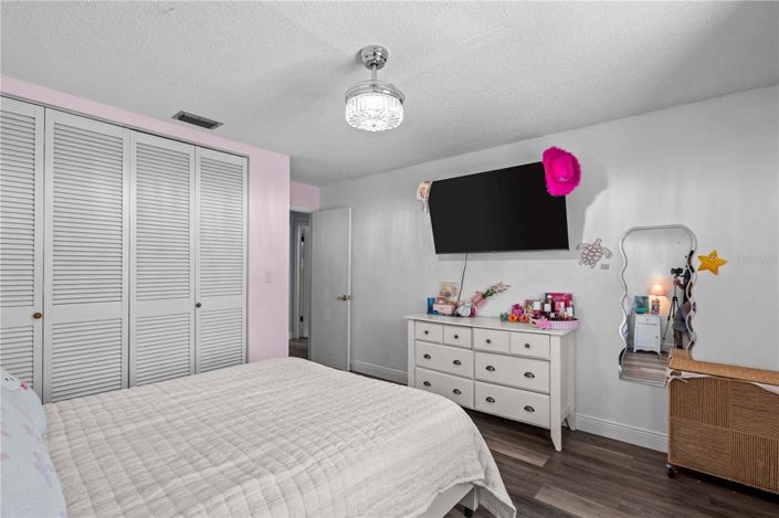 Image No.50-4 Bed Property for sale