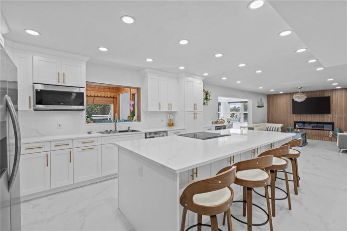 Image No.7-4 Bed Property for sale