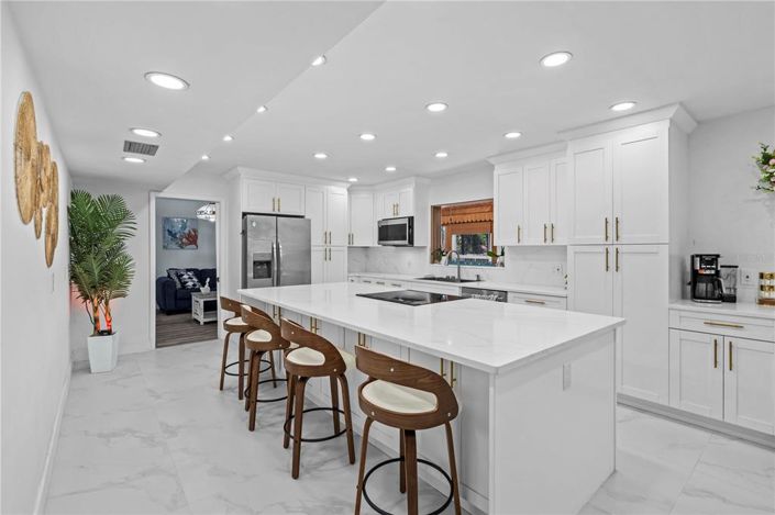 Image No.8-4 Bed Property for sale