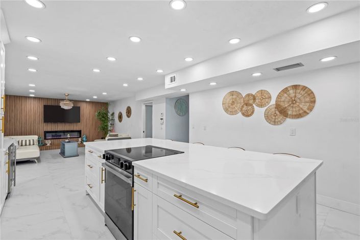 Image No.9-4 Bed Property for sale