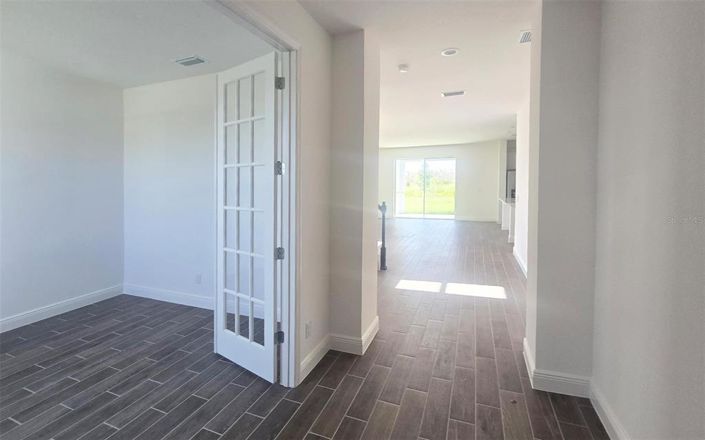 Image No.2-5 Bed Property for sale