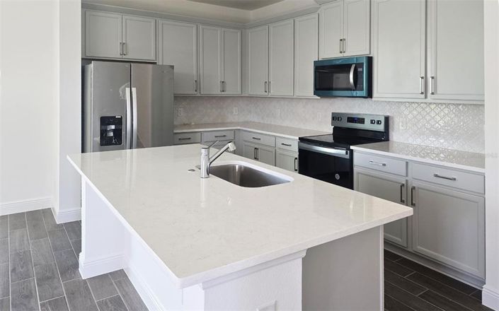 Image No.4-5 Bed Property for sale