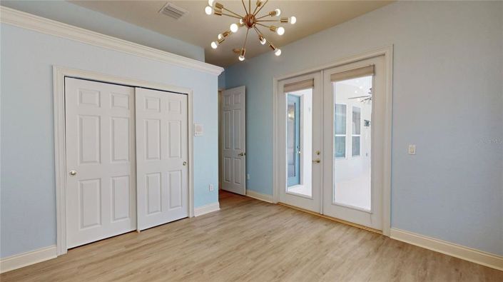 Image No.12-6 Bed Property for sale